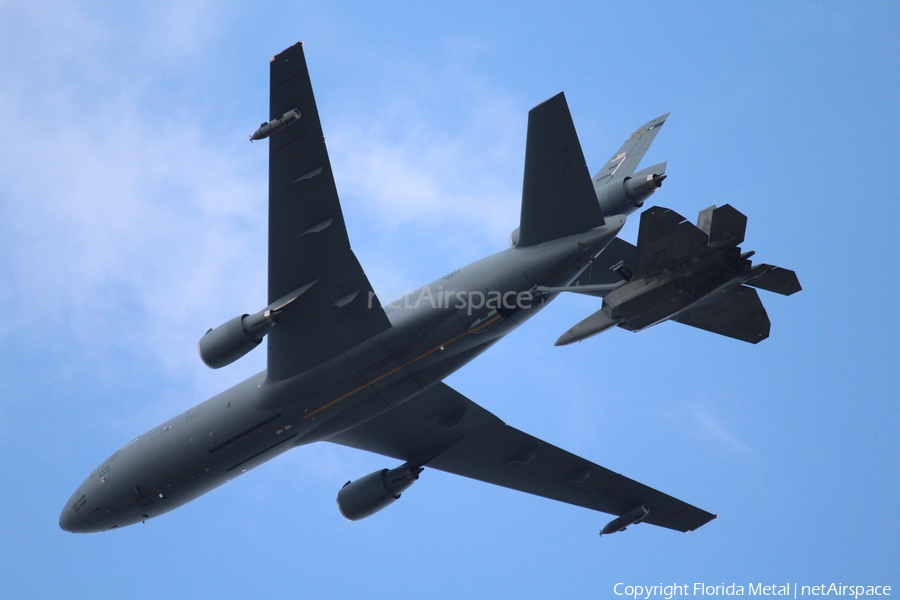 United States Air Force Lockheed Martin / Boeing F-22A Raptor (05-4084) | Photo 304179