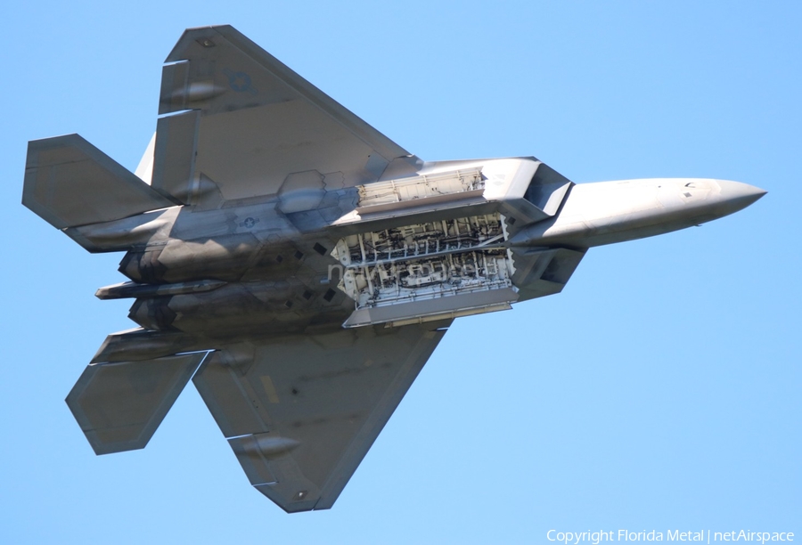 United States Air Force Lockheed Martin / Boeing F-22A Raptor (05-4104) | Photo 330166
