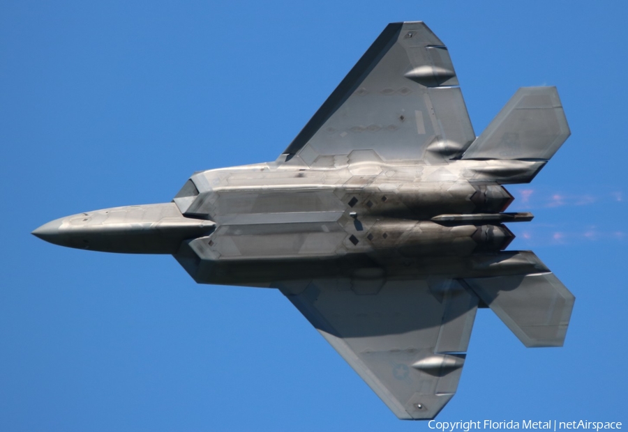 United States Air Force Lockheed Martin / Boeing F-22A Raptor (05-4104) | Photo 452558