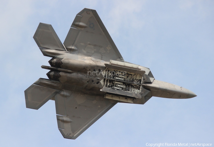 United States Air Force Lockheed Martin / Boeing F-22A Raptor (05-4107) | Photo 430937