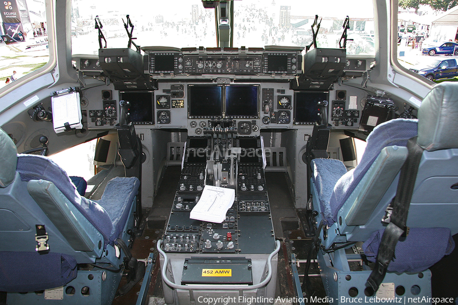 United States Air Force Boeing C-17A Globemaster III (05-5142) | Photo 166917