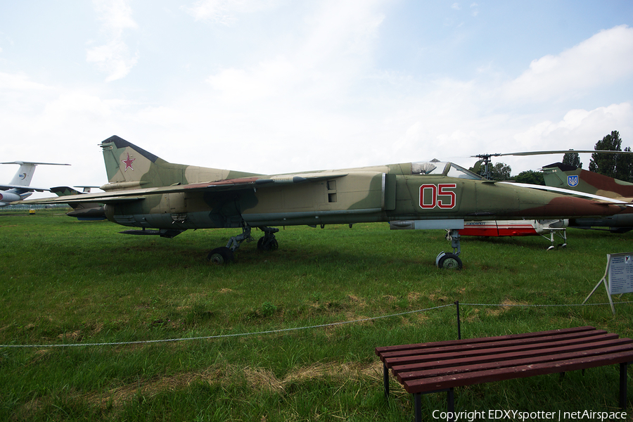 Russian Federation Air Force Mikoyan-Gurevich MiG-23BN Flogger-H (05 RED) | Photo 324265