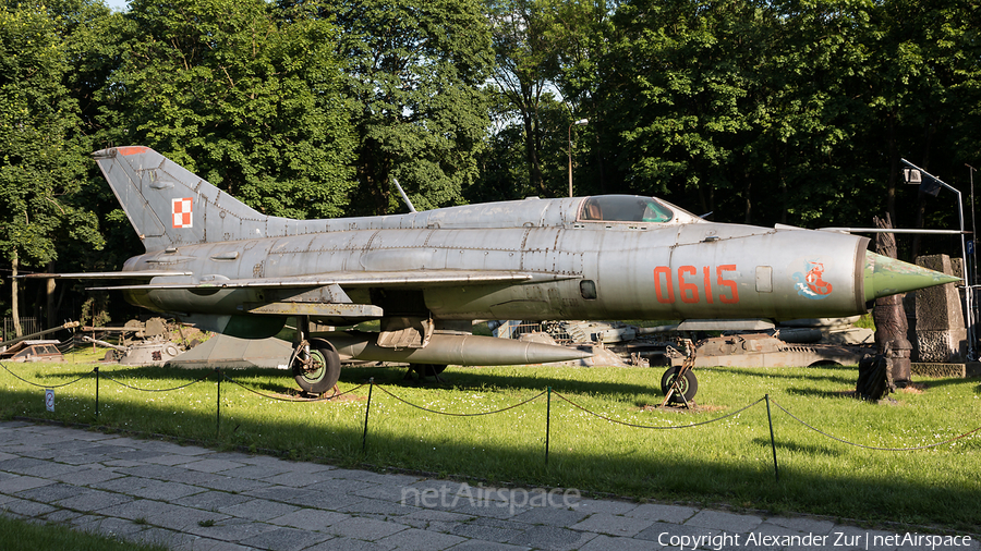 Polish Air Force (Siły Powietrzne) Mikoyan-Gurevich MiG-21PF Fishbed-D (0615) | Photo 326929