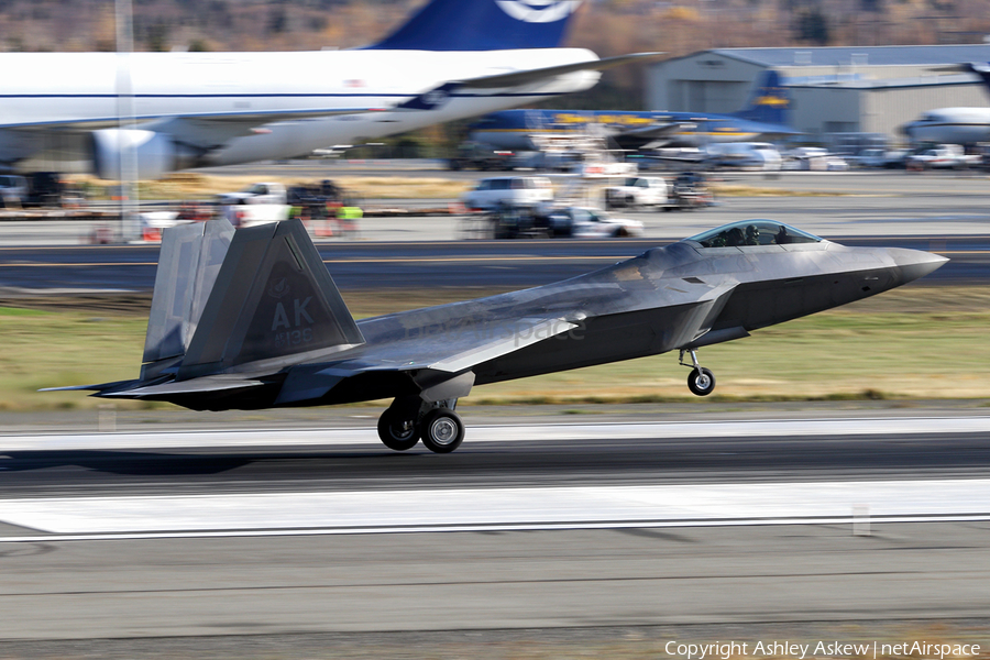 United States Air Force Lockheed Martin / Boeing F-22A Raptor (07-4136) | Photo 271275