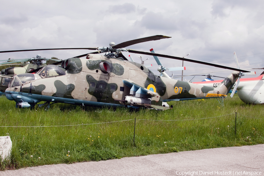 Ukrainian Air Force Mil Mi-24V Hind-E (07 YELLOW) | Photo 502563