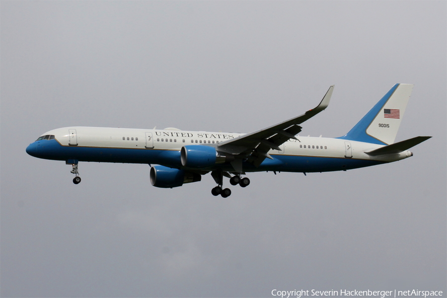 United States Air Force Boeing C-32A (09-0015) | Photo 129906