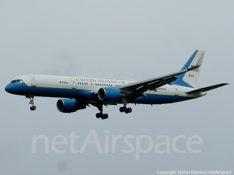 United States Air Force Boeing C-32A (09-0015) | Photo 204864