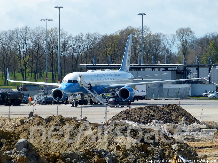 United States Air Force Boeing C-32A (09-0015) | Photo 423570
