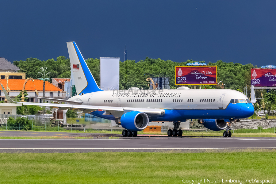 United States Air Force Boeing C-32A (09-0016) | Photo 537708