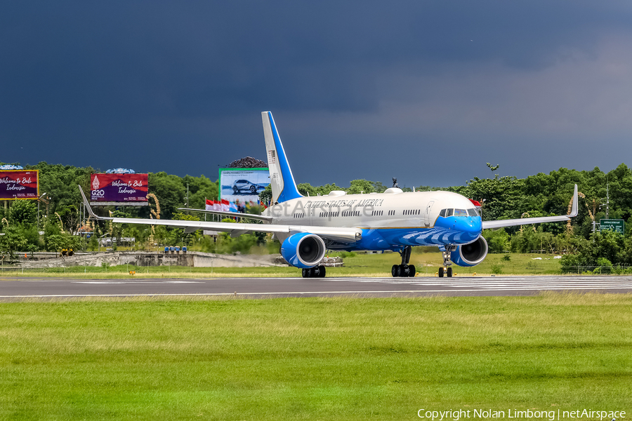 United States Air Force Boeing C-32A (09-0016) | Photo 537710