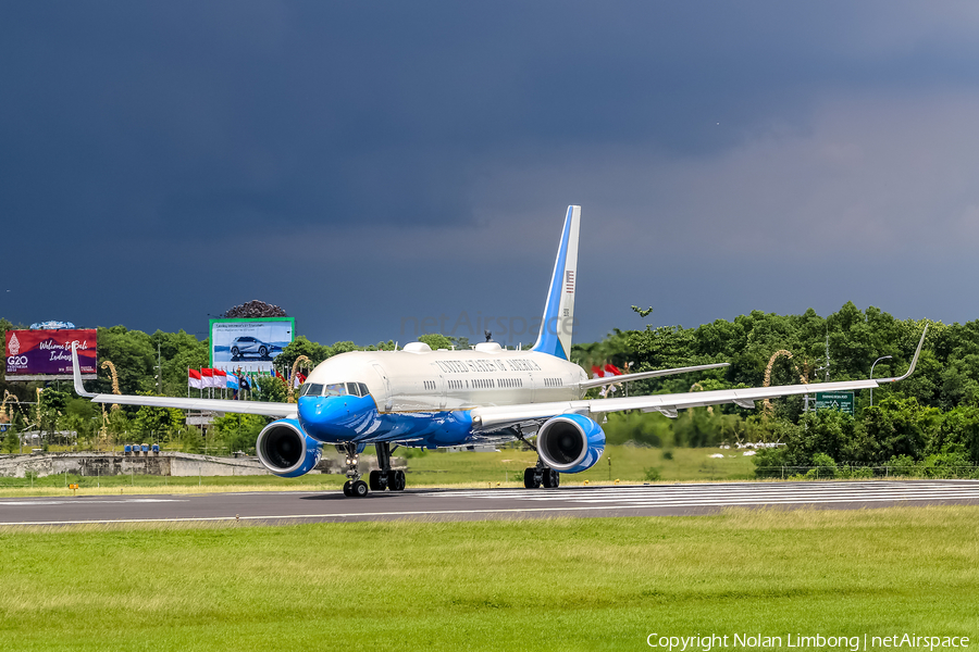 United States Air Force Boeing C-32A (09-0016) | Photo 537711