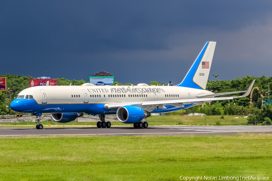 United States Air Force Boeing C-32A (09-0016) | Photo 537712