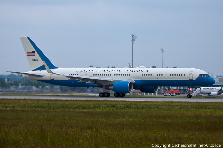 United States Air Force Boeing C-32A (09-0016) | Photo 96928