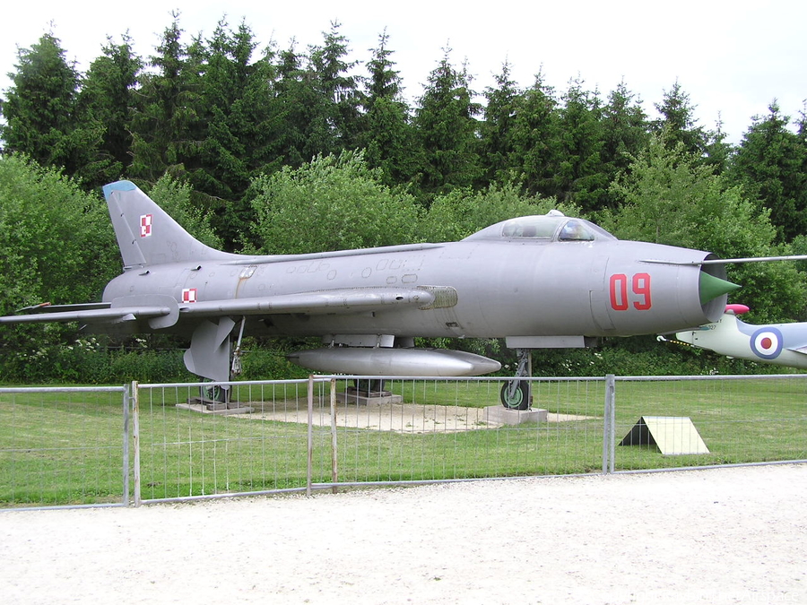 Polish Air Force (Siły Powietrzne) Sukhoi Su-7BM Fitter-A (09) | Photo 545904