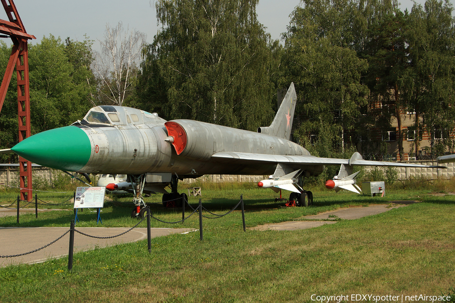 Soviet Union Air Force Tupolev Tu-128 Fiddler-B (0* RED) | Photo 345735