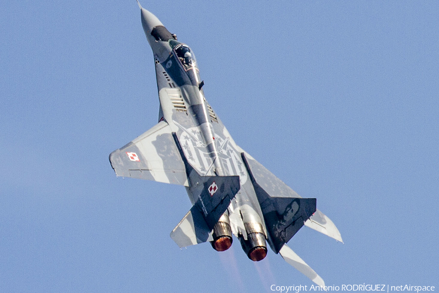 Polish Air Force (Siły Powietrzne) Mikoyan-Gurevich MiG-29A Fulcrum (105) | Photo 568381