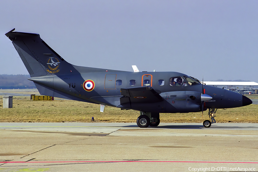 French Air Force (Armée de l’Air) Embraer EMB-121AA Xingu (105) | Photo 560168