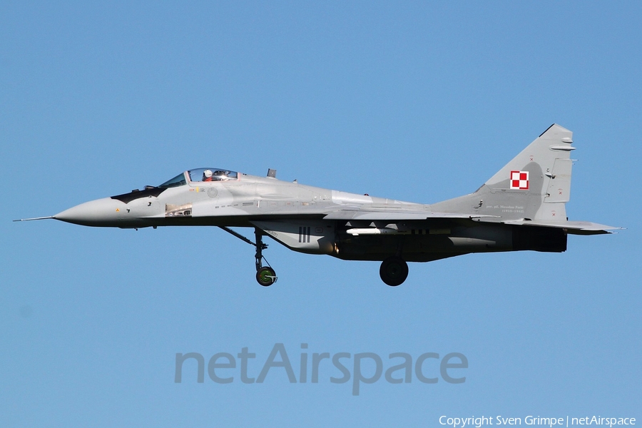 Polish Air Force (Siły Powietrzne) Mikoyan-Gurevich MiG-29A Fulcrum (111) | Photo 240420