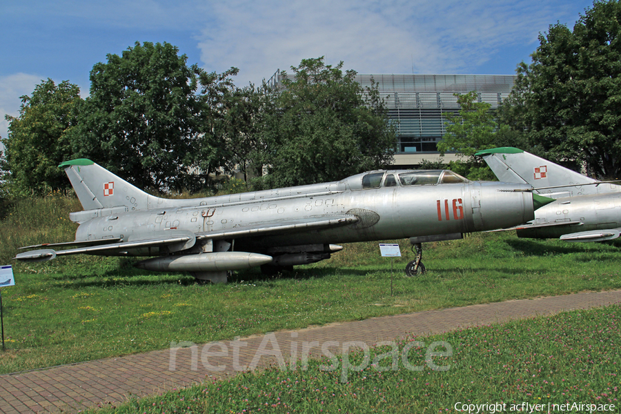 Polish Air Force (Siły Powietrzne) Sukhoi Su-7UM Moujik (116) | Photo 653272