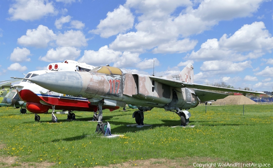 Polish Air Force (Siły Powietrzne) Mikoyan-Gurevich MiG-23MF Flogger-B (117) | Photo 446272