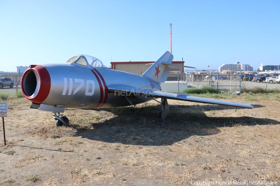 Soviet Union Air Force Mikoyan-Gurevich MiG-15bis Fagot-B (1170 WHITE) | Photo 370477