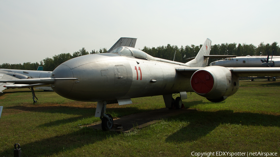 Soviet Union Air Force Yakovlev Yak-25RV Mandrake (11 RED) | Photo 345724