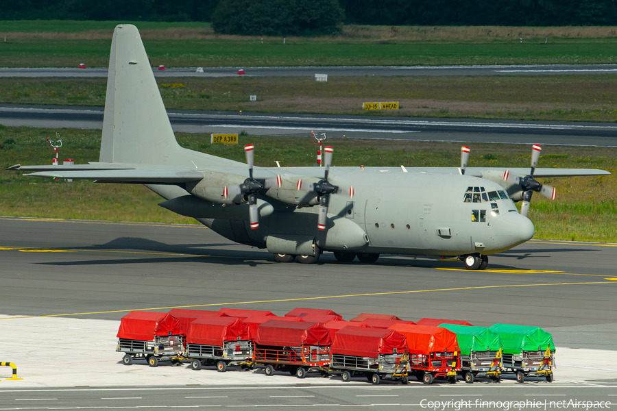 United Arab Emirates Air Force Lockheed C-130H Hercules (1213) | Photo 462465