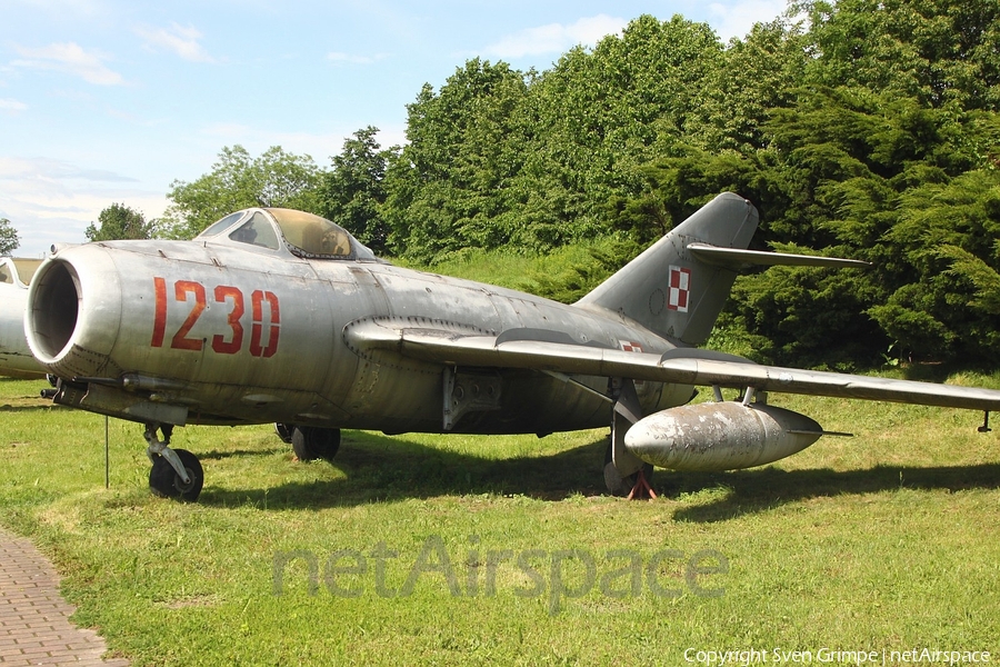 Polish Air Force (Siły Powietrzne) PZL-Mielec Lim-2 (MiG-15bis) (1230) | Photo 331147