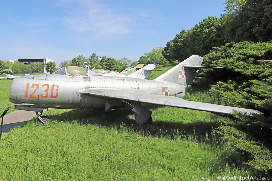 Polish Air Force (Siły Powietrzne) PZL-Mielec Lim-2 (MiG-15bis) (1230) | Photo 583049