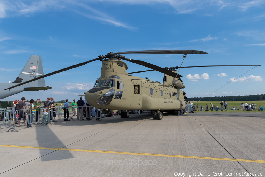 United States Army Boeing CH-47F Chinook (13-08132) | Photo 111254