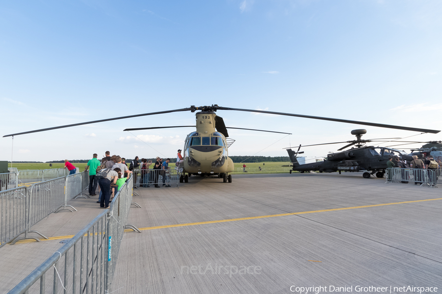 United States Army Boeing CH-47F Chinook (13-08132) | Photo 111269