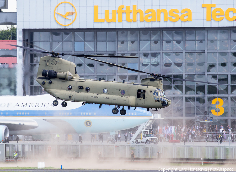 United States Army Boeing CH-47F Chinook (13-08437) | Photo 174903