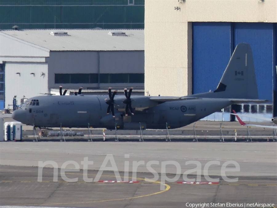 Canadian Armed Forces Lockheed Martin CC-130J Super Hercules (130604) | Photo 325983