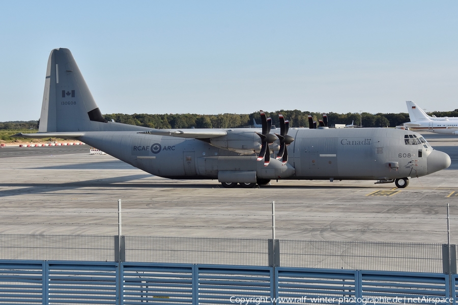 Canadian Armed Forces Lockheed Martin CC-130J Super Hercules (130608) | Photo 425014