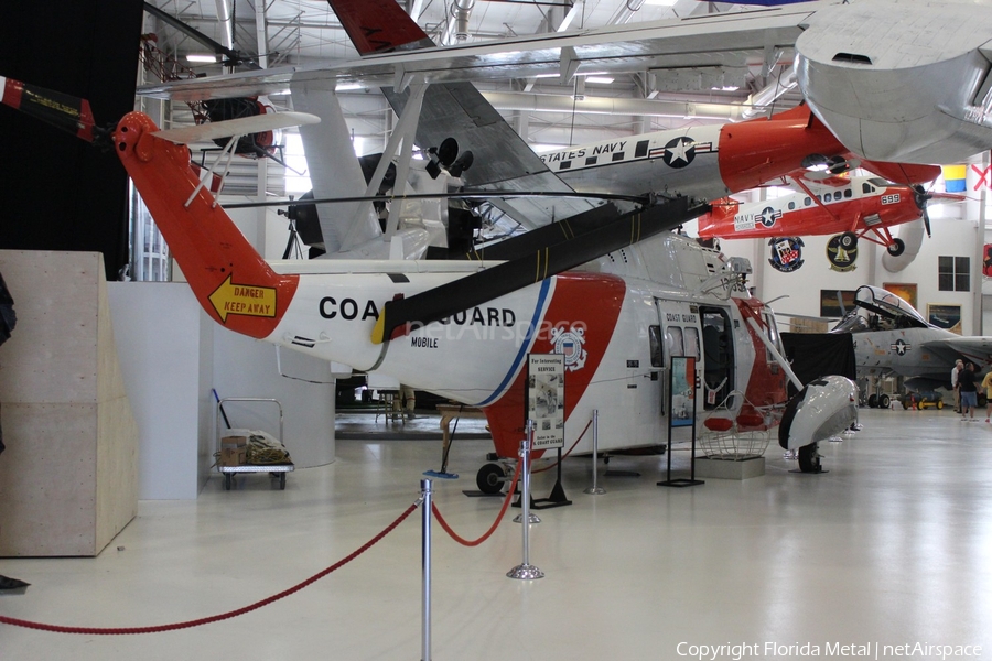 United States Coast Guard Sikorsky HH-52A Seaguard (1355) | Photo 464316