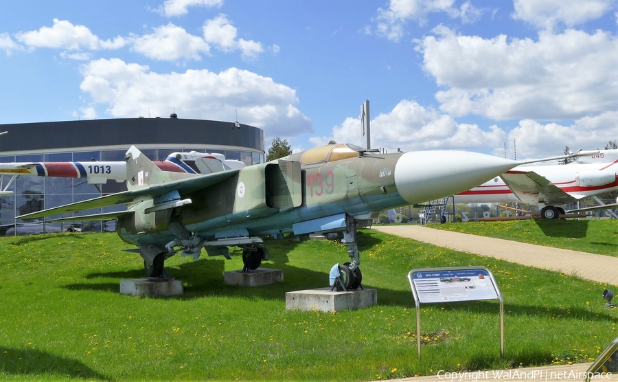 Polish Air Force (Siły Powietrzne) Mikoyan-Gurevich MiG-23MF Flogger-B (139) | Photo 446273