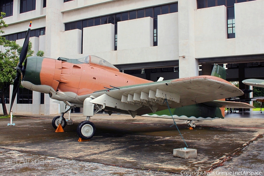 United States Navy Douglas AD-7 (A-1J) Skyraider (142072) | Photo 22229