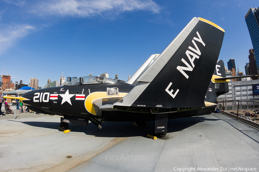 United States Navy Grumman F9F-8 Cougar (141117) | Photo 382940