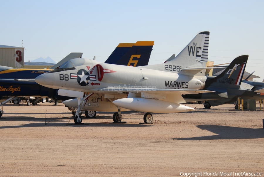 United States Navy Douglas TA-4B Skyhawk (142928) | Photo 604832