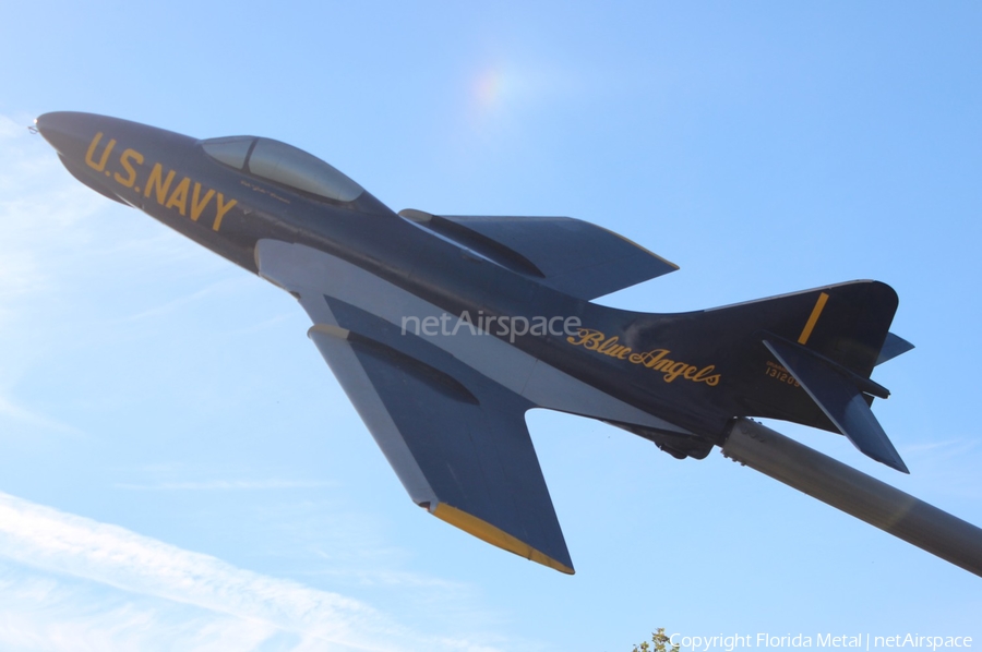 United States Navy Grumman F9F-8 Cougar (144365) | Photo 465933