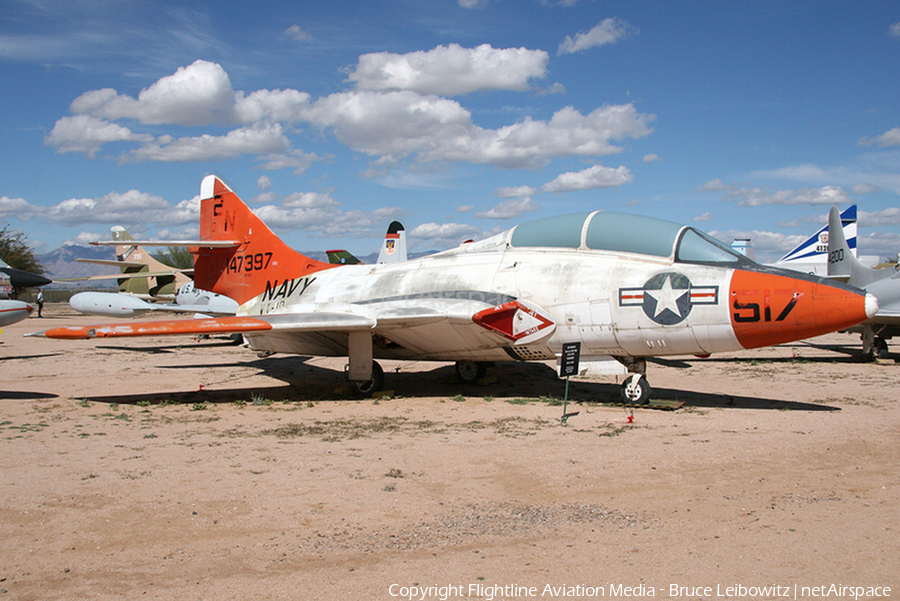 United States Navy Grumman F9F-8T Cougar (147397) | Photo 169056