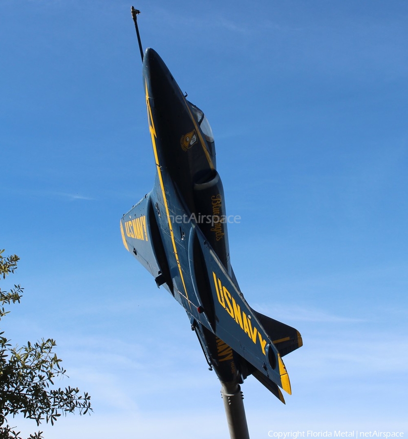 United States Navy Douglas A-4L Skyhawk (148490) | Photo 466537