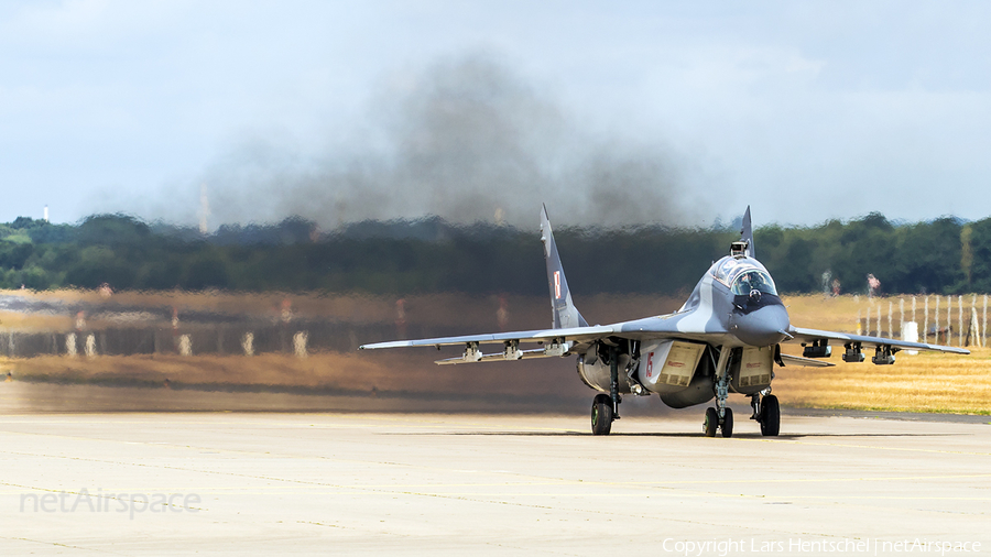 Polish Air Force (Siły Powietrzne) Mikoyan-Gurevich MiG-29UB Fulcrum (15) | Photo 172243