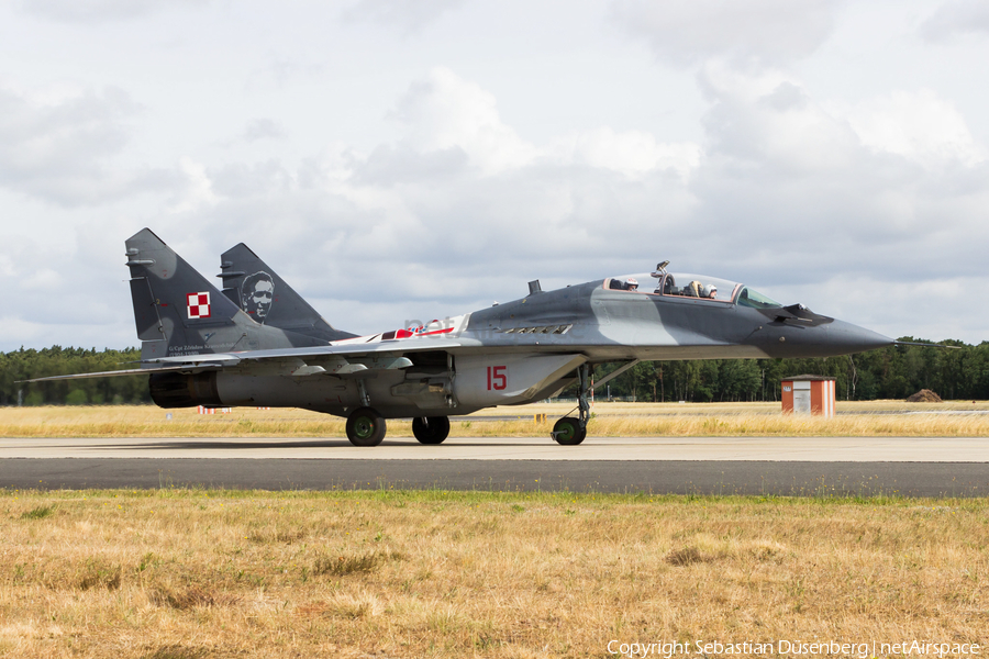 Polish Air Force (Siły Powietrzne) Mikoyan-Gurevich MiG-29UB Fulcrum (15) | Photo 172433