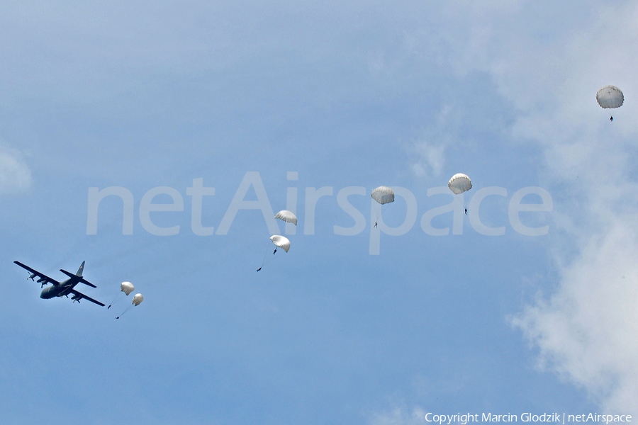 Polish Air Force (Siły Powietrzne) Lockheed C-130E Hercules (1502) | Photo 33948