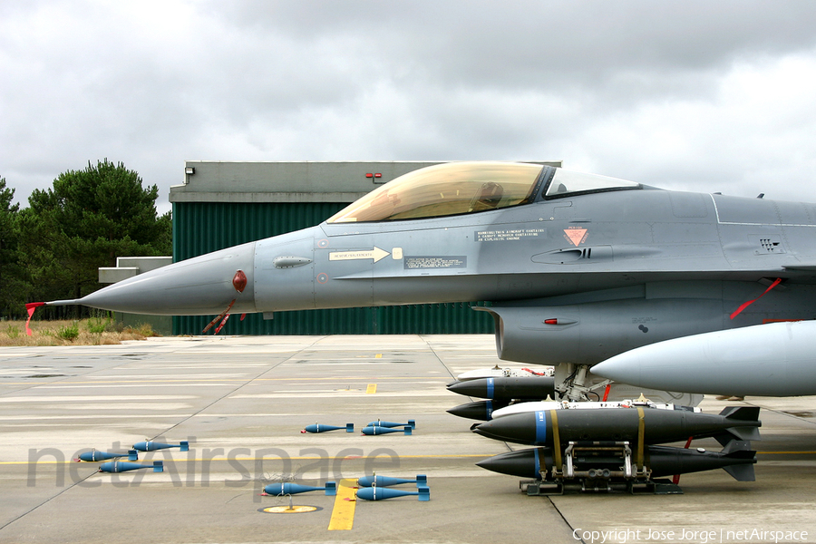 Portuguese Air Force (Força Aérea Portuguesa) General Dynamics F-16A Fighting Falcon (15100) | Photo 524202