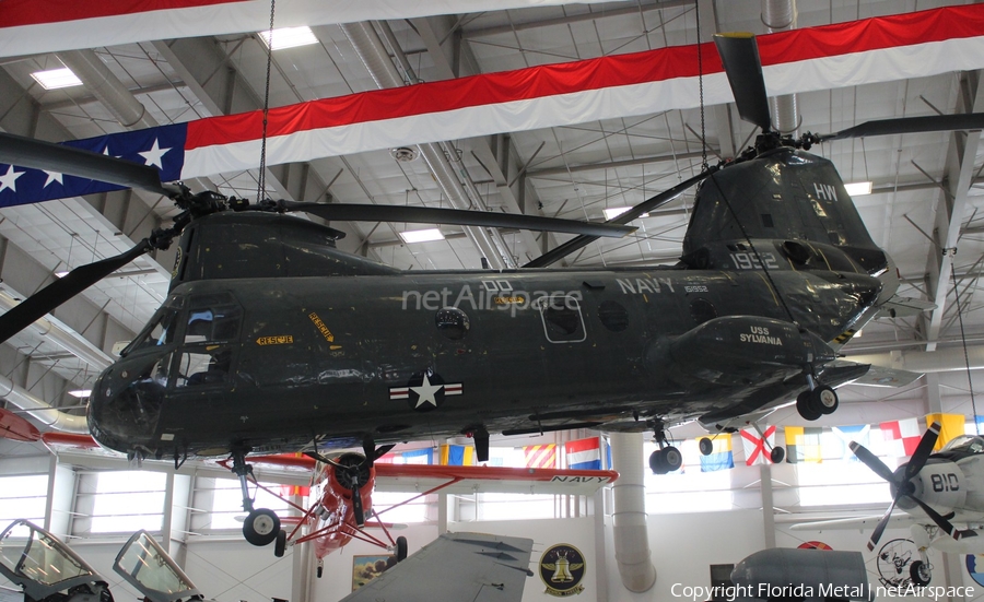 United States Navy Boeing-Vertol HH-46A Sea Knight (151952) | Photo 466761