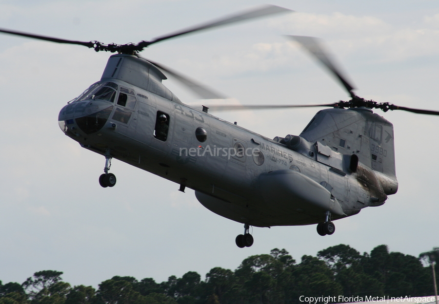 United States Marine Corps Boeing-Vertol CH-46E Sea Knight (153980) | Photo 467015