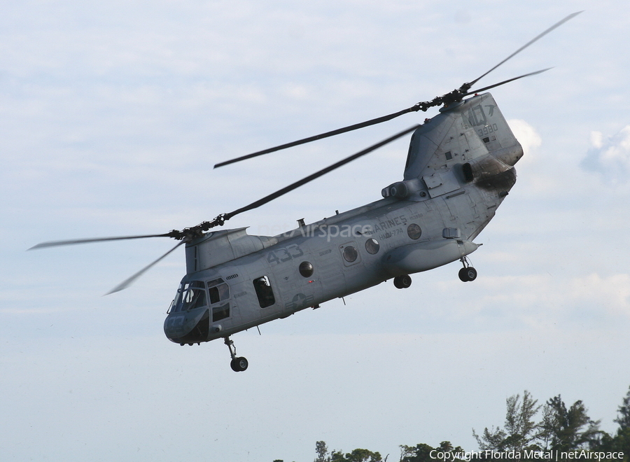 United States Marine Corps Boeing-Vertol CH-46E Sea Knight (153980) | Photo 467017