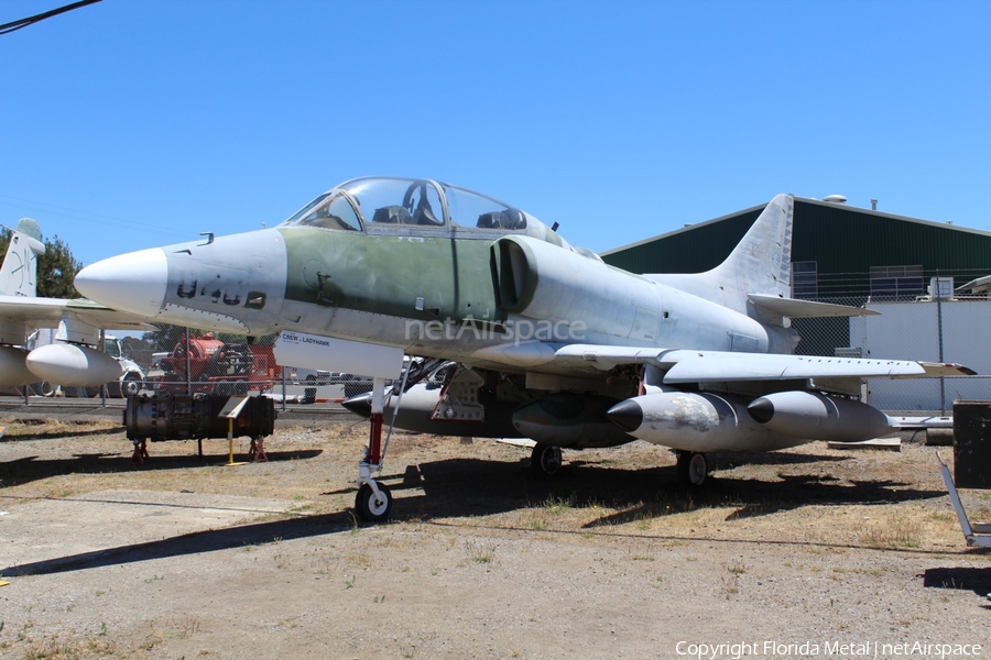 United States Navy Douglas TA-4J Skyhawk (154332) | Photo 308888